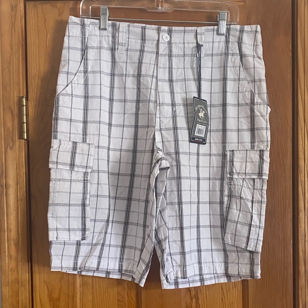Beverly Hills Polo Club White & Gray Cargo Shorts Lightweight Casual Size 32